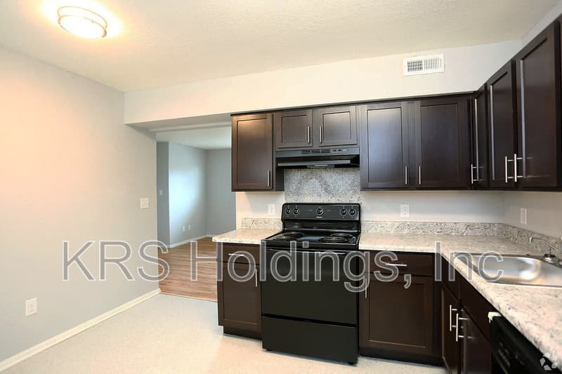 Newport news Condo: 4201 Orcutt Ave