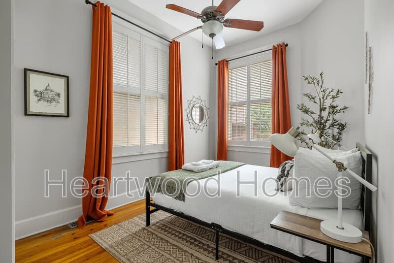 Columbia House: 921 Laurens Street