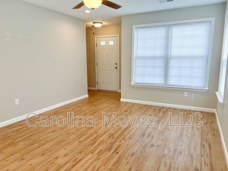 Simpsonville House: 260 Lockeland Park Drive