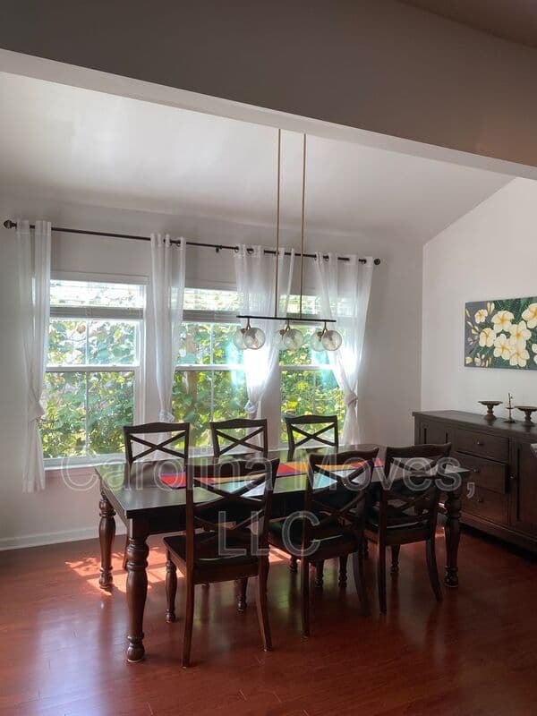 Greenville House: 204 Barbours Lane