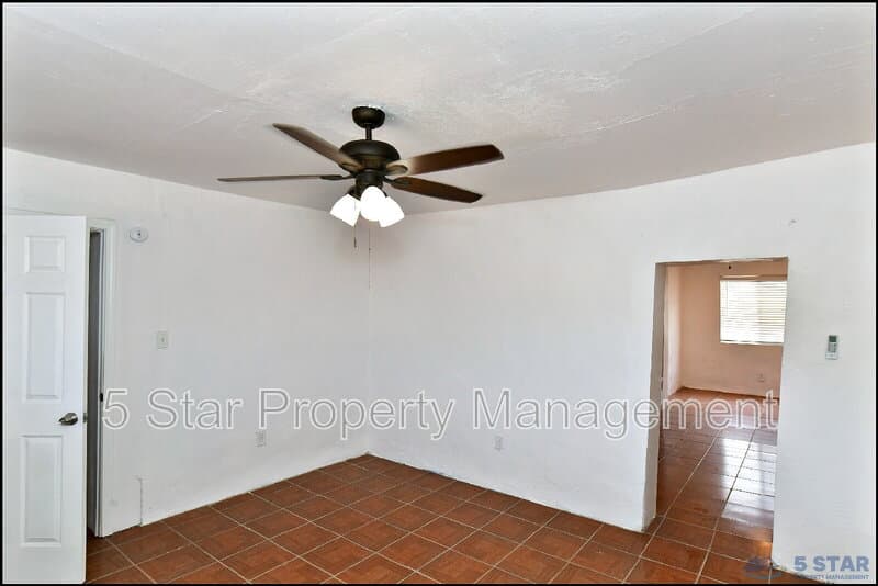 El Paso Condo: 1910A Olive Ave !!