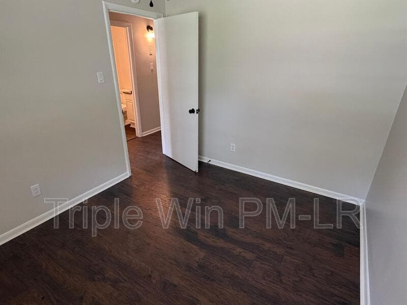 Little Rock House: 8 Glendale Drive