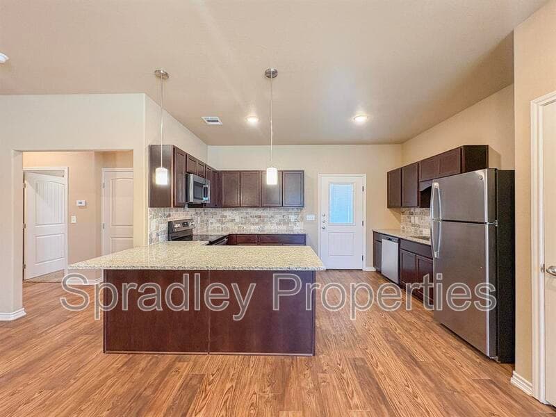 Belton Townhome: 1045B Hibiscus Dr