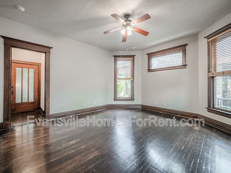 Evansville House: 319 Adams Avenue