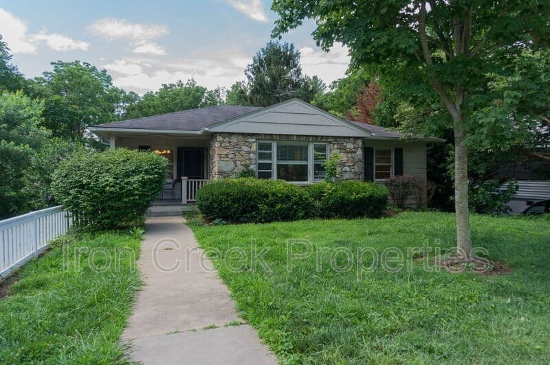 Asheville House: 188 Edgewood Rd