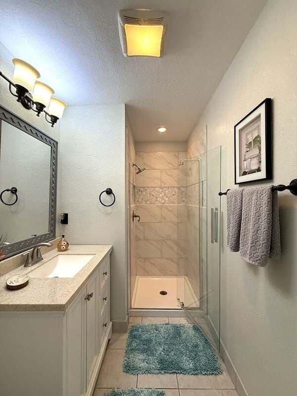 Temple Terrace Townhome: 8645 Lake Isle Drive - 1