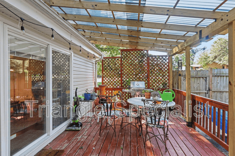 Raleigh House: 4101 Pickwick Drive
