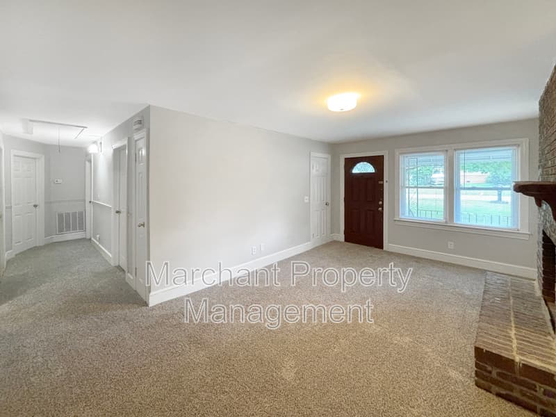 Greenville House: 22 Brownwood Drive