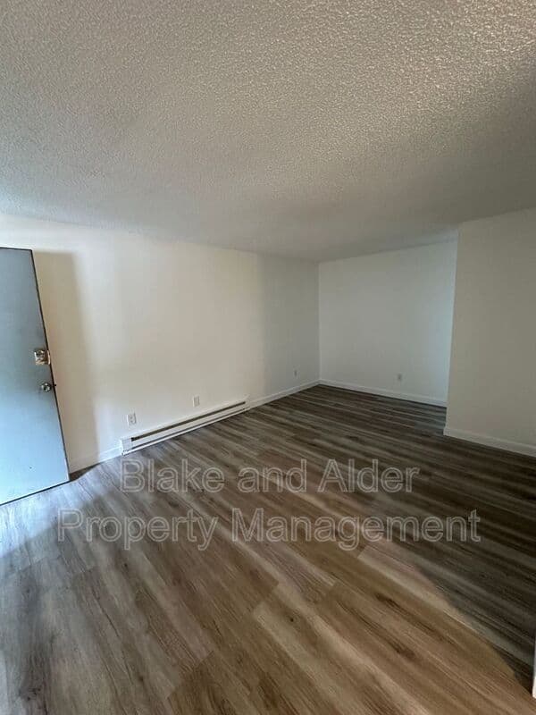 Portland House: 15847 SE Stark Street