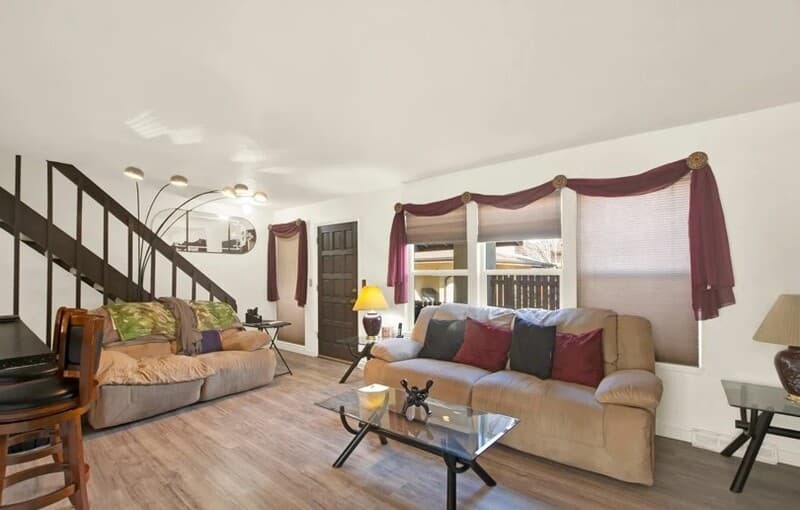 Aurora House: 15057 E Jarvis Pl