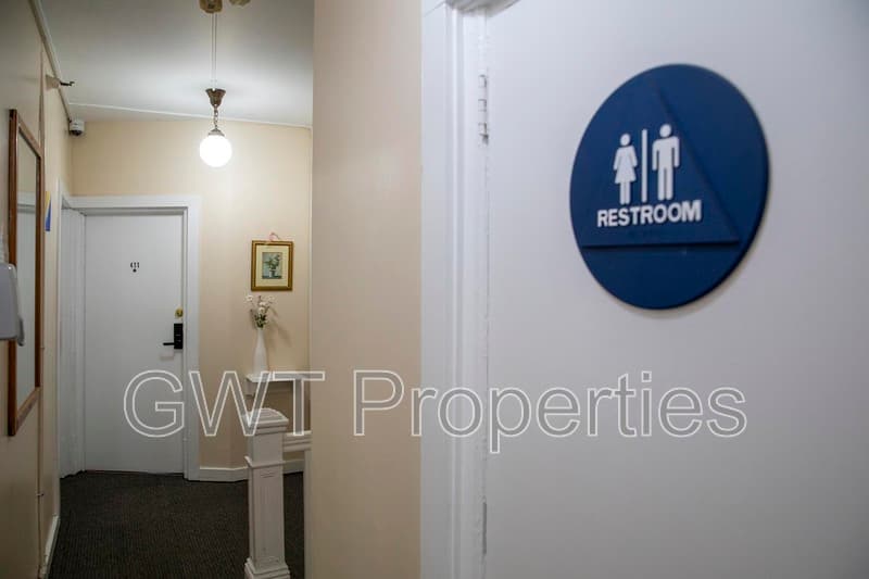 San Francisco House: 319 Ivy Street