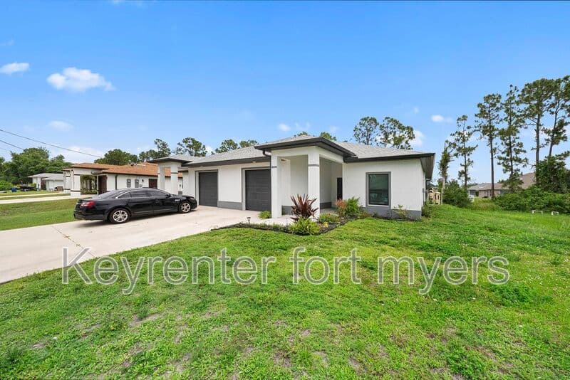 Lehigh Acres House: 4716 29th St SW