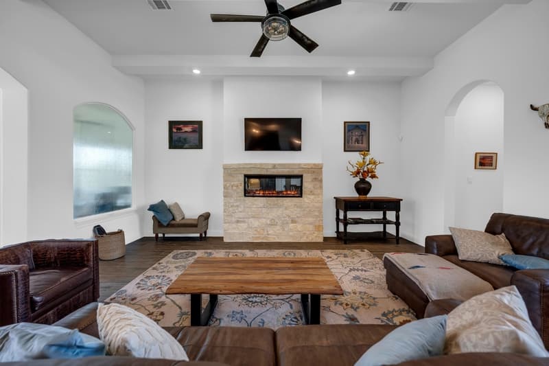 Horseshoe Bay House: 200 Mt Dew