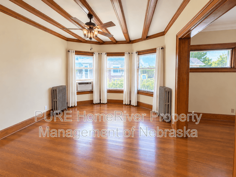 Omaha Condo: 1021 S 30th Ave