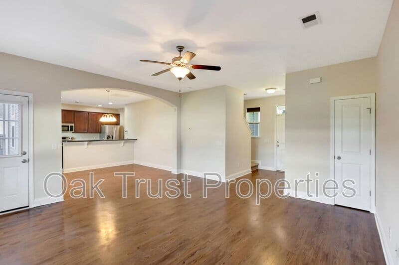 Goose Creek House: 105 Gavins Way