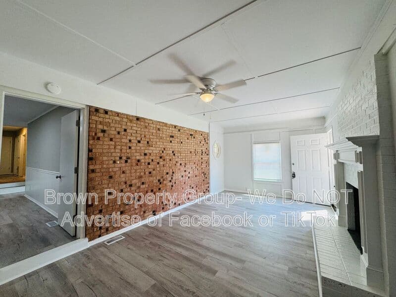 Fayetteville House: 5143 Longbranch Dr