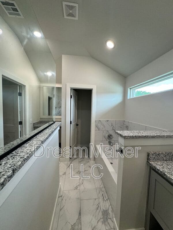 Goldsby House: 5176 Lily Lane