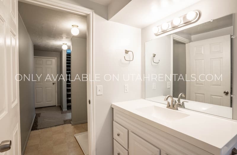 Salt Lake City House: 2670 S 800 E