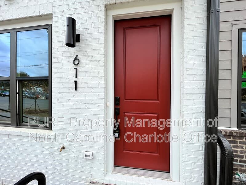 Charlotte House: 611 W Tremont Ave