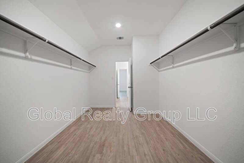 Seguin House: 9105 Navarro Vis