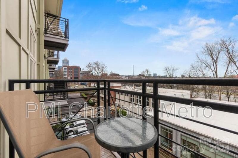 Charlotte Condo: 1101 West 1st Street