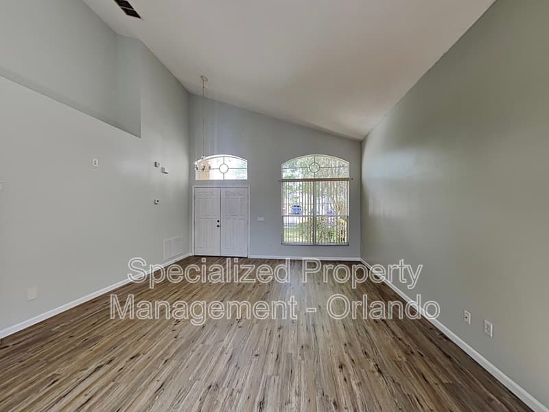 Orlando House: 728 Hardwood Cir