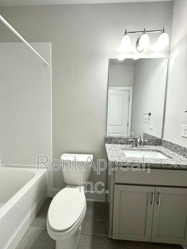 Doraville House: 3779 Oxford Circle