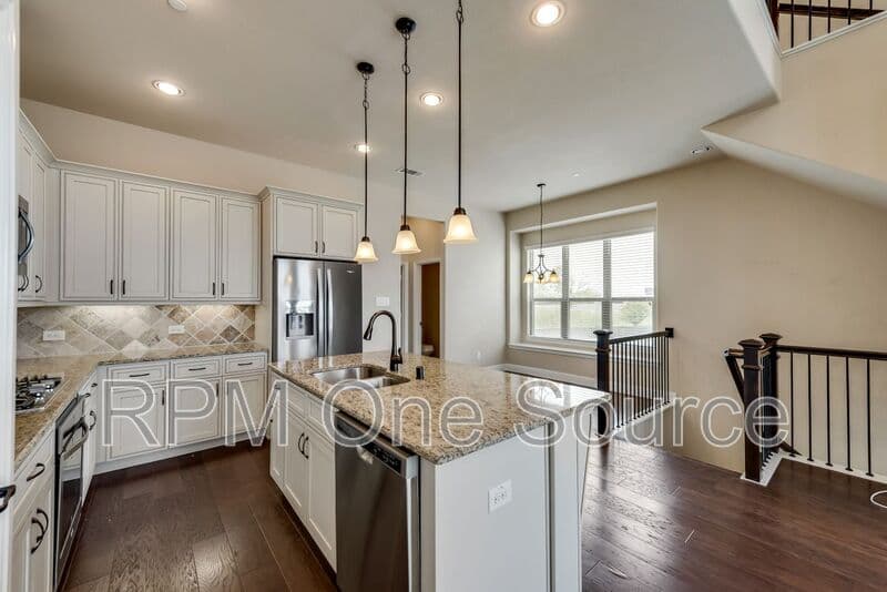 Lewisville House: 290 Almanor Street