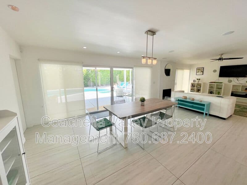 Palm Springs House: 2719 E Ventura Road