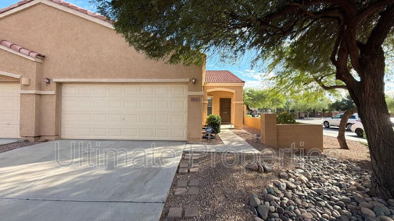 Peoria House: 7041 West Downspell Drive