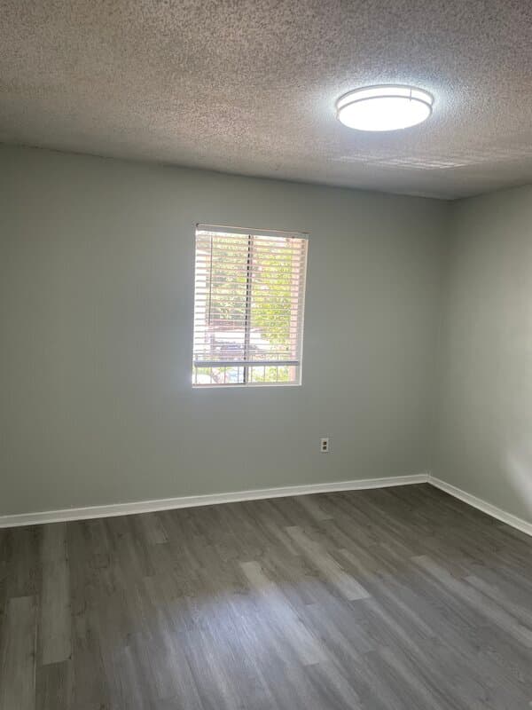 Columbia Condo: 1208 Bush River Rd