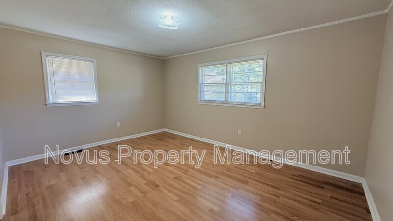 Bremen House: 608 S Pecan Street