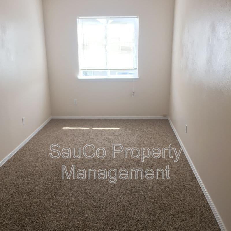 Gresham Condo: 5914 SE 16th Loop