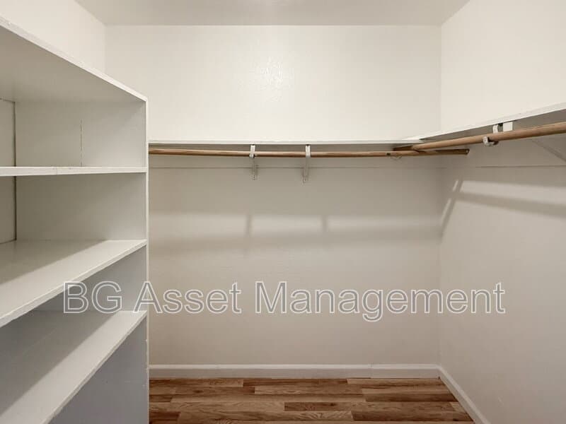 Sacramento Condo: 728 Darina Avenue
