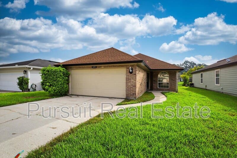 Jacksonville House: 2791 Lantana Lakes Drive West