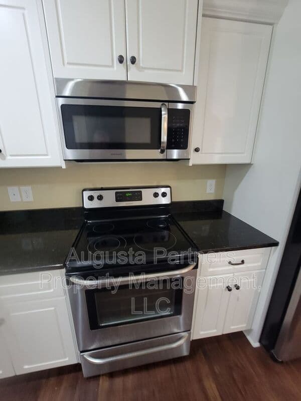 Augusta House: 1818 Verdery St
