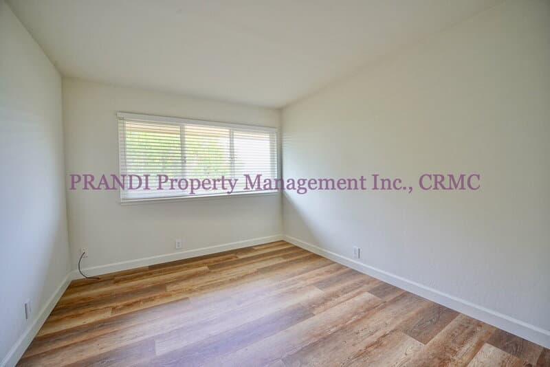 Tiburon Condo: 20 Circle Dr