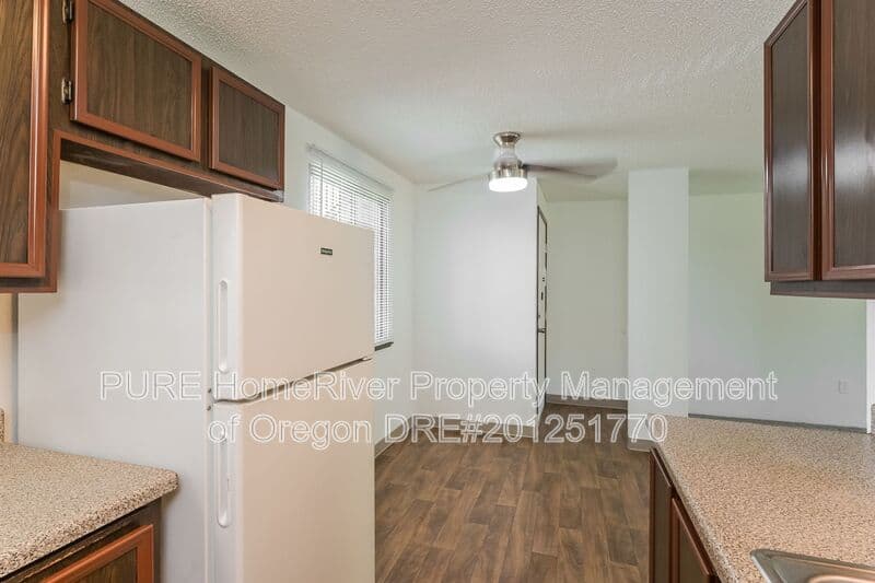 Portland Apartment: 14124-14212 NE Sandy Blvd