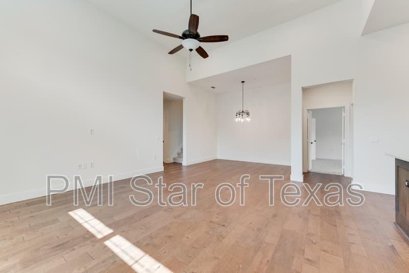 Arlington Townhome: 889 Birds Fort Trail