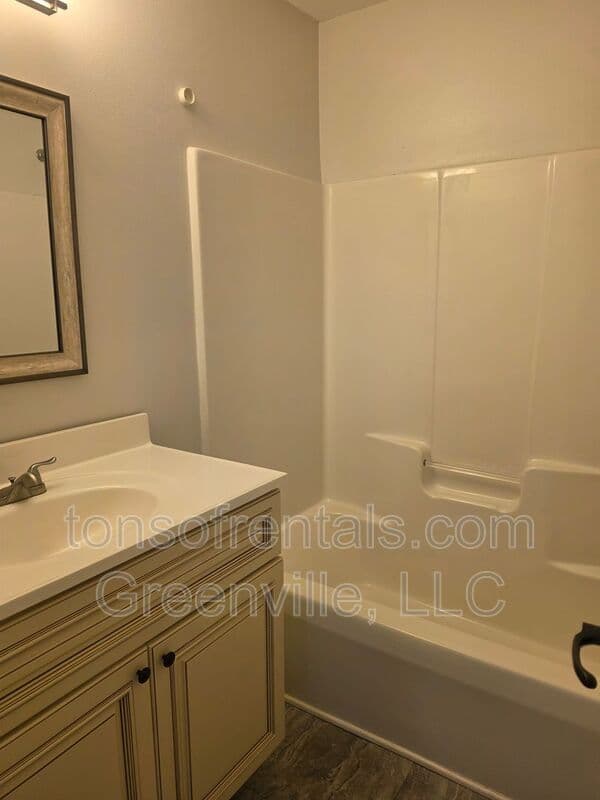 Greenville House: 100 Tanacross Way
