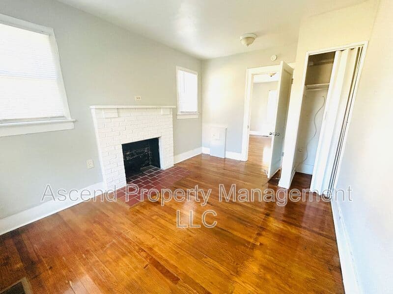 Chattanooga House: 4504 Old Mission Rd