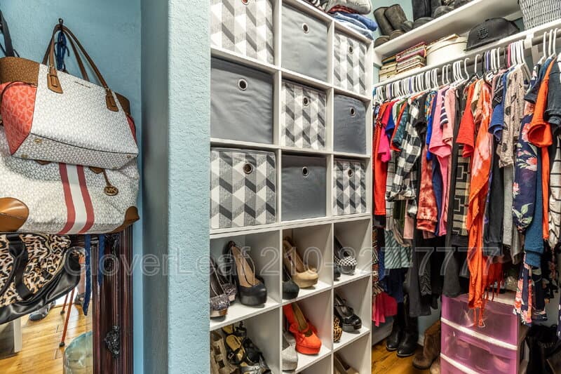 Schertz House: 764 Clearbrook Ave