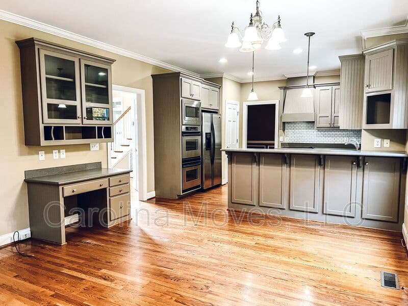 Simpsonville House: 702 Carriage Hill Road