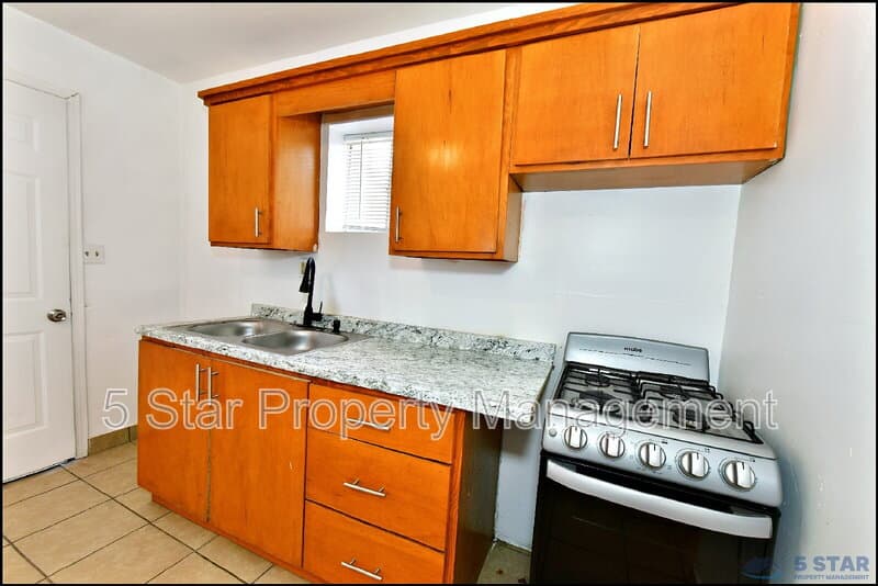 El Paso Condo: 1908B Olive Ave !!