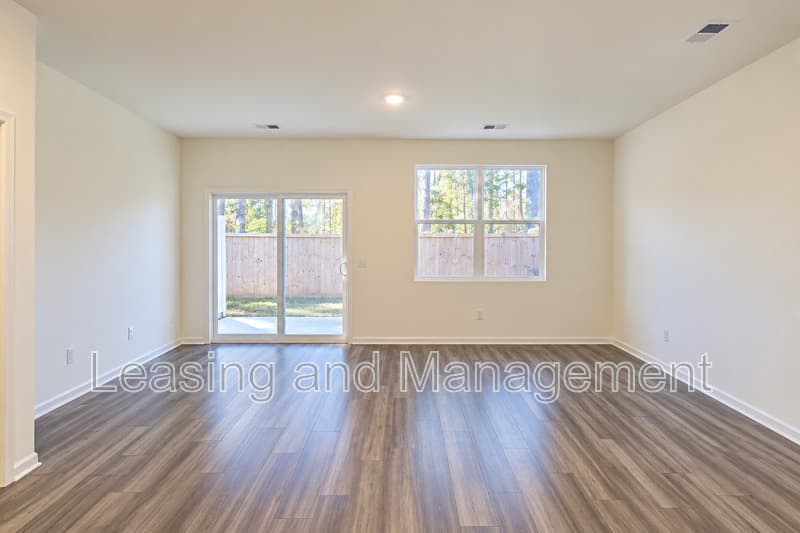 Summerville Townhome: 507 Scarlett Maple Street