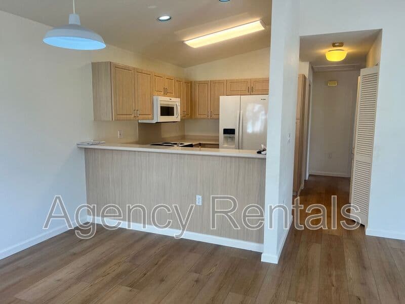 Kapolei Condo: 92-1465 Aliinui Dr