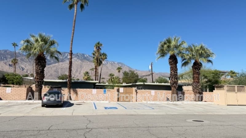 Palm Springs Condo: 521 El Placer