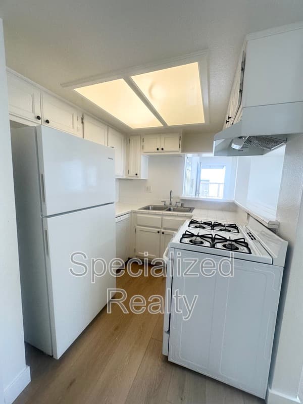 Burbank Condo: 328 E. Providencia Ave.