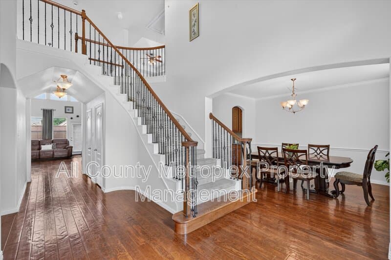 Murphy House: 822 Shadybrook