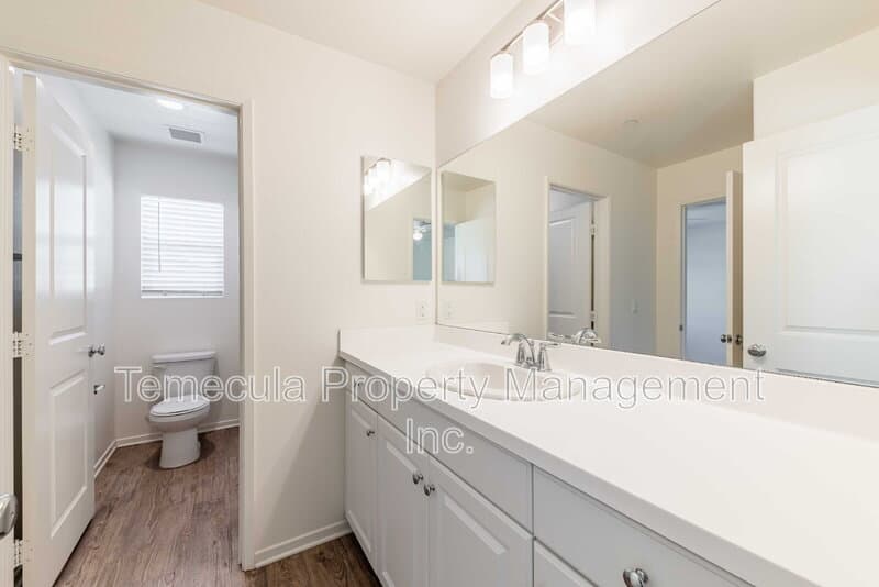 Fallbrook House: 35444 Asturian Way